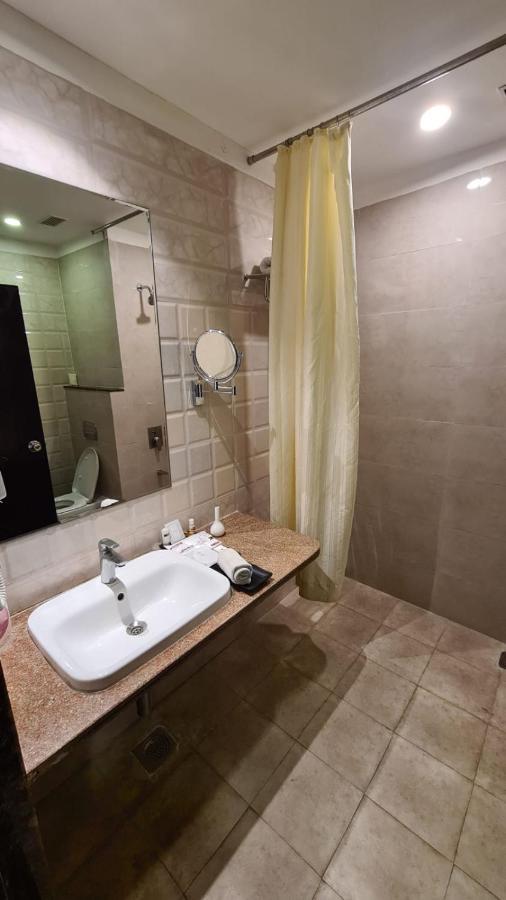 Regenta Inn Ranip Ahmadábád Exteriér fotografie
